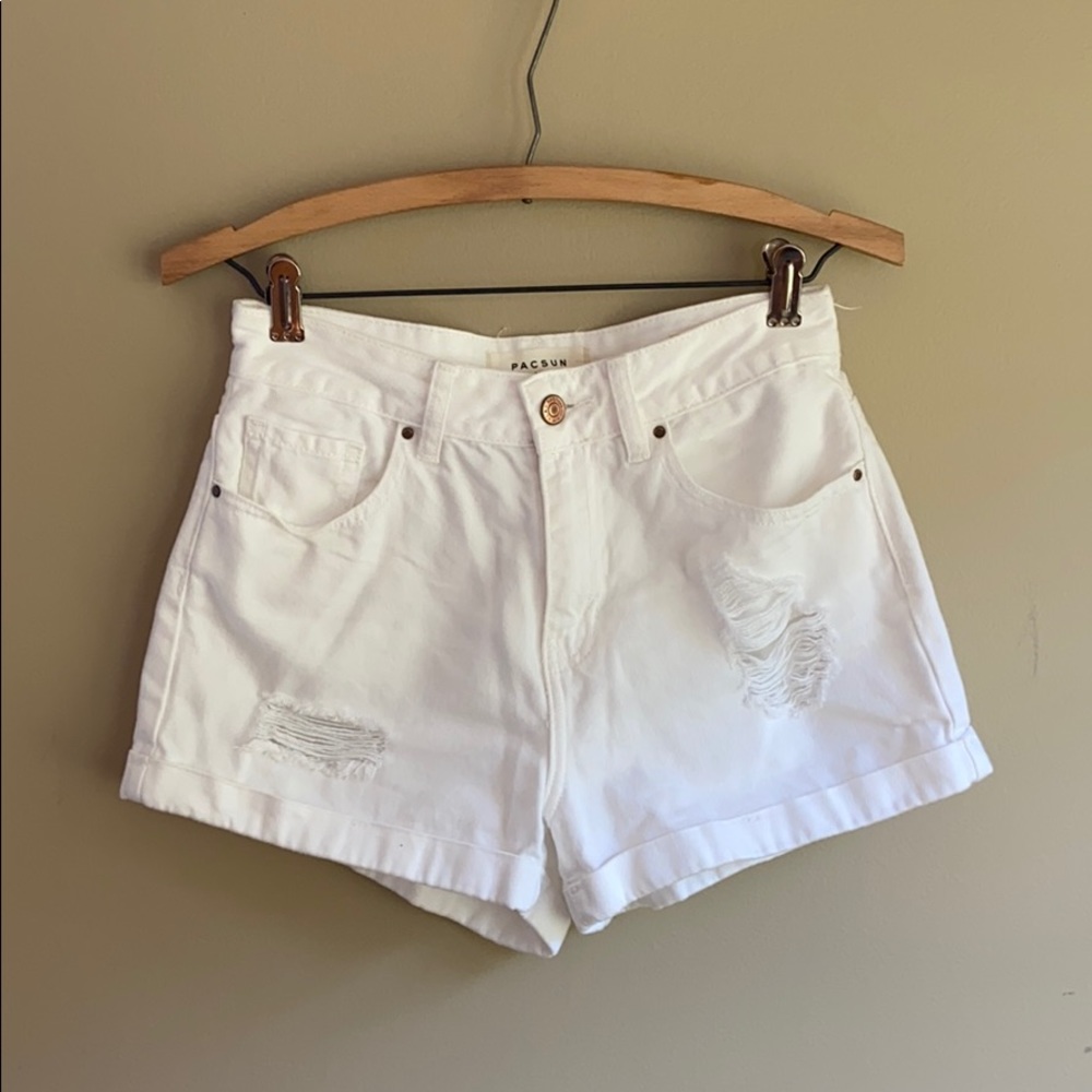 PACSUN white ripped mom short